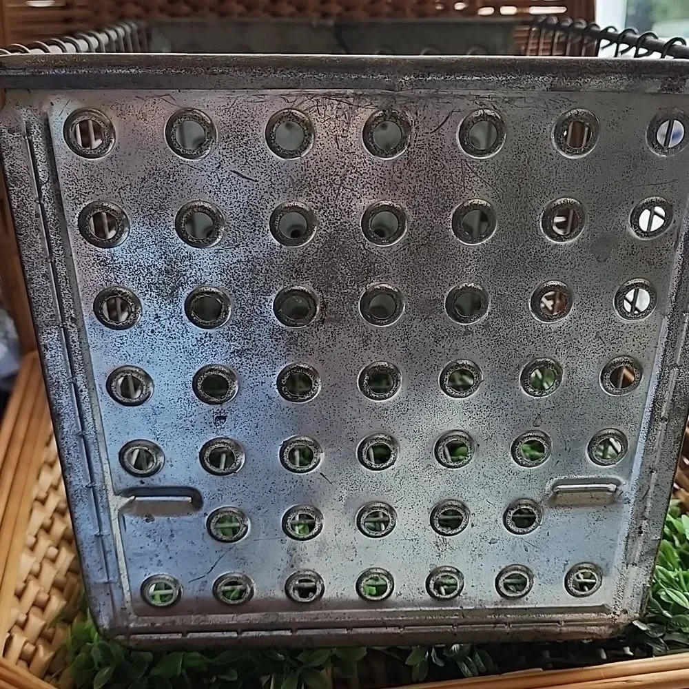 Vintage Washburn Co #637 Locker Room/Pool Metal Wire Basket